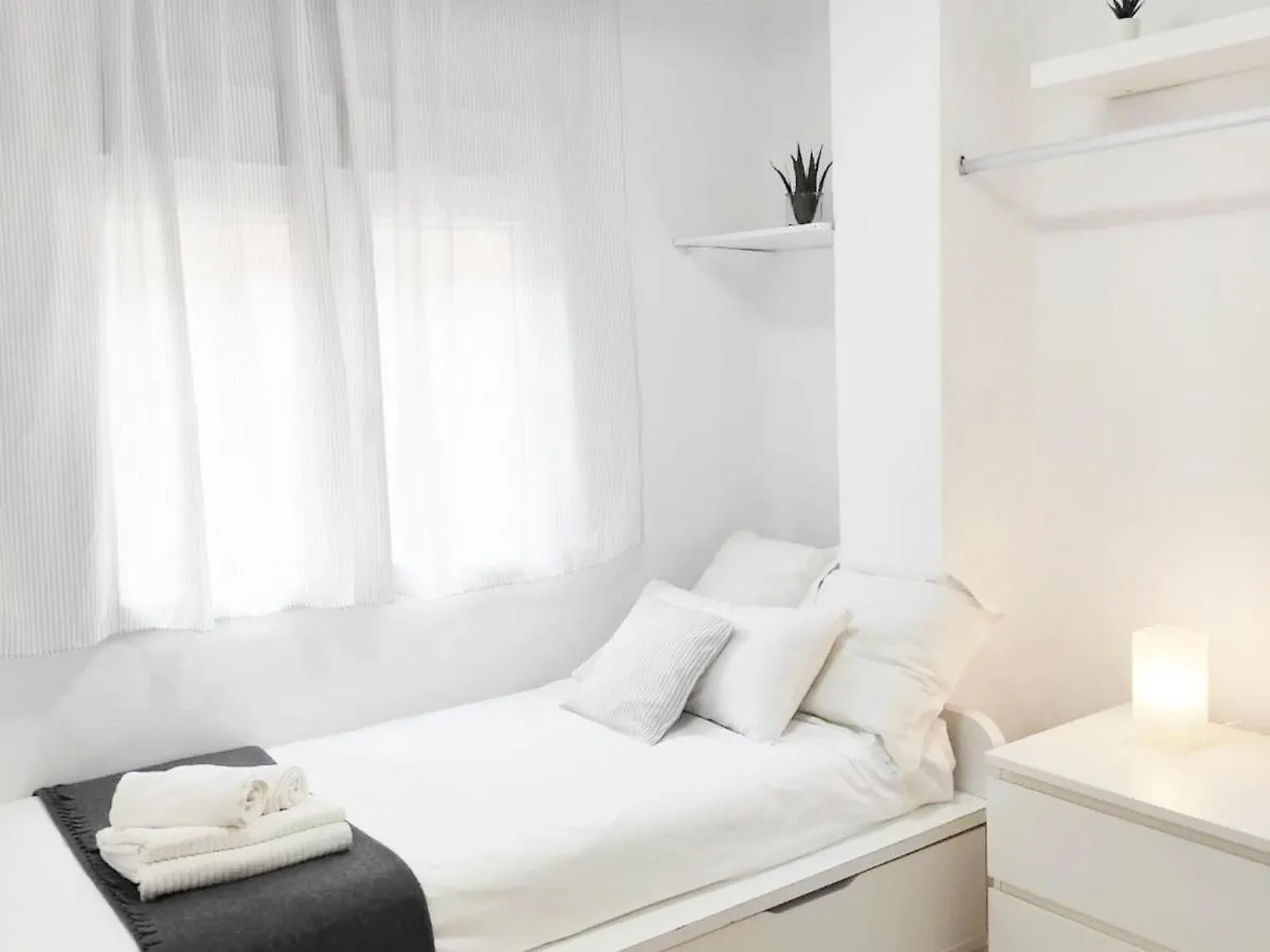 Apartamento Holidays2Malaga Velarde cerca Hospital Civil y Centro Málaga