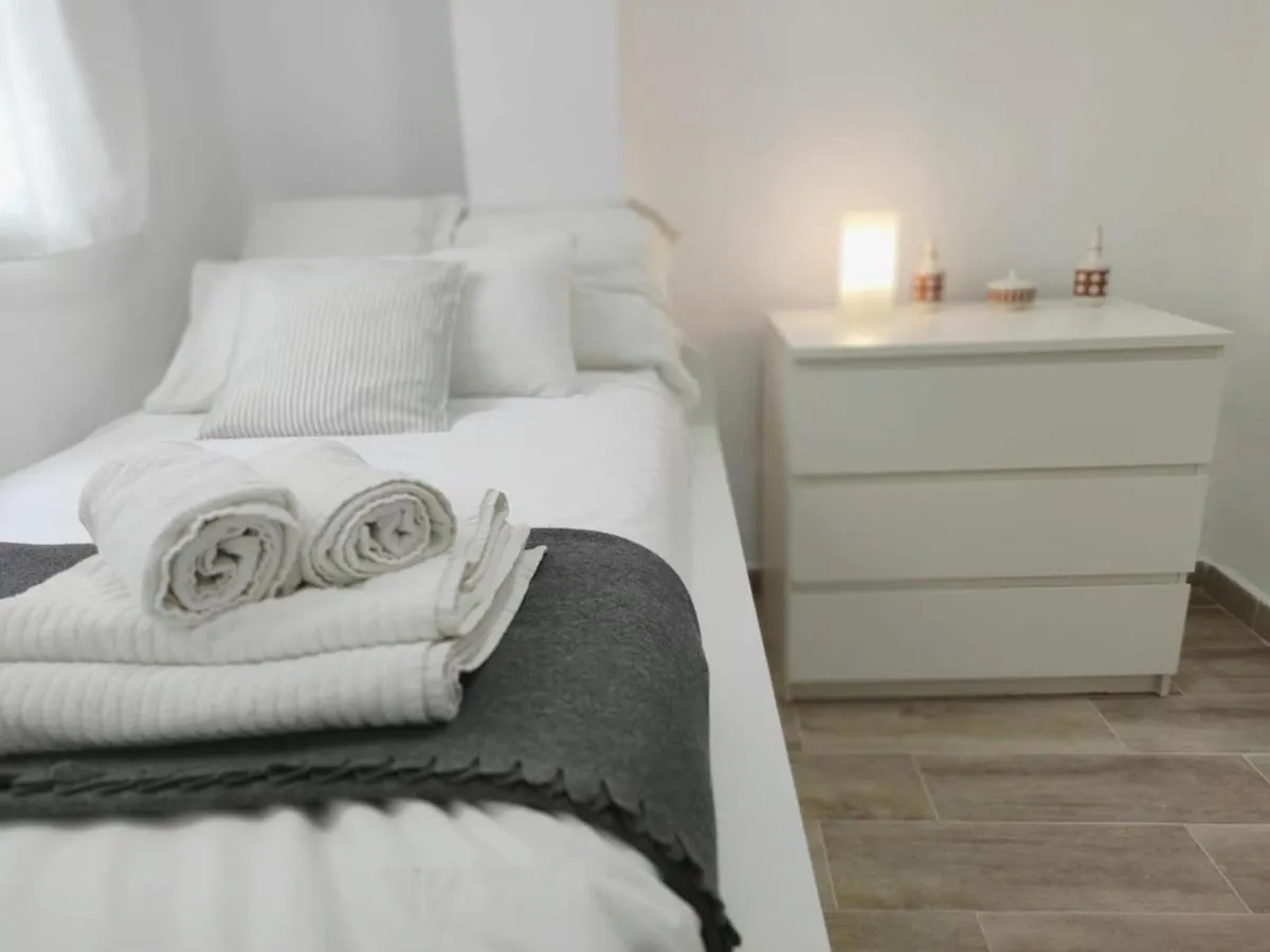 Holidays2Malaga Velarde Cerca Hospital Civil Y Centro 马拉加 西班牙